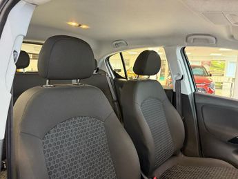 Vauxhall Corsa 1.4i ecoTEC Design Hatchback 5dr Petrol Easytronic Euro 6 (s/s) 