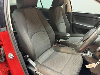 SEAT Toledo 1.6 TDI CR SE Hatchback 5dr Diesel DSG Euro 5 (Nav) (90 ps)