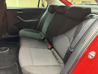 SEAT Toledo 1.6 TDI CR SE Hatchback 5dr Diesel DSG Euro 5 (Nav) (90 ps)