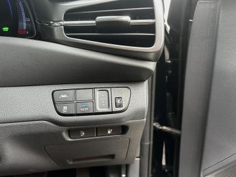 Hyundai IONIQ 38.3kWh Premium Hatchback 5dr Electric Auto (136 ps)