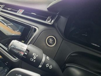 Land Rover Range Rover Velar 2.0 P250 R-Dynamic HSE SUV 5dr Petrol Auto 4WD Euro 6 (s/s) (249