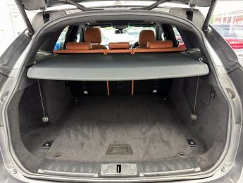 Jaguar F-PACE P250i Portfolio