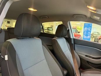Hyundai i20 1.4 Premium Nav Hatchback 5dr Petrol Auto Euro 6 (100 ps)