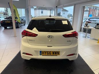 Hyundai i20 1.4 Premium Nav Hatchback 5dr Petrol Auto Euro 6 (100 ps)