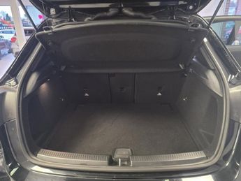 Mercedes-Benz A Class 1.3 A180 AMG Line (Executive) Hatchback 5dr Petrol 7G-DCT Euro 6