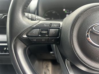 Toyota Yaris 1.5 VVT-h Icon Hatchback 5dr Petrol Hybrid E-CVT Euro 6 (s/s) (1
