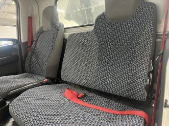 Isuzu Grafter Tipper AUTO N35.125Se 1.9 Tipper Automatic Diesel
