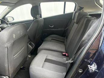 Renault Megane 1.6 16V Dynamique Hatchback 5dr Petrol Manual Euro 5 (110 ps)