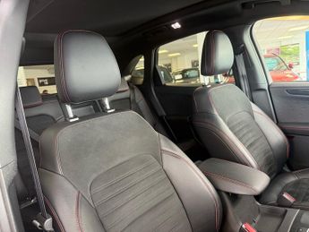 Ford Kuga 2.5 EcoBoost Duratec 14.4kWh ST-Line X First Edition SUV 5dr Pet