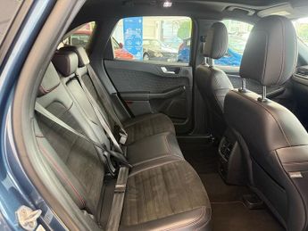 Ford Kuga 2.5 EcoBoost Duratec 14.4kWh ST-Line X First Edition SUV 5dr Pet