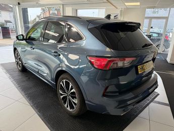 Ford Kuga 2.5 EcoBoost Duratec 14.4kWh ST-Line X First Edition SUV 5dr Pet