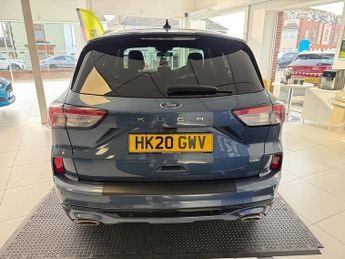 Ford Kuga 2.5 EcoBoost Duratec 14.4kWh ST-Line X First Edition SUV 5dr Pet