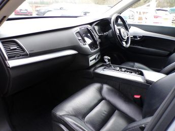 Volvo XC90 D5 PowerPulse Momentum