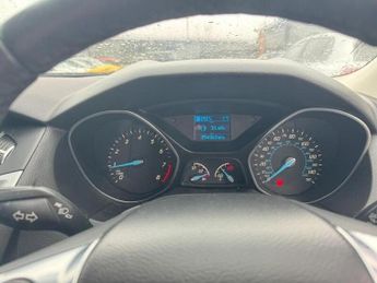 FORD FOCUS FOCUS 1.6L ZETEC 5d AUTO 124 BHP 12 MONTHS MOT - JUST SERVICED