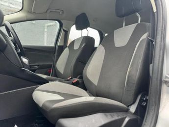 FORD FOCUS FOCUS 1.6L ZETEC 5d AUTO 124 BHP 12 MONTHS MOT - JUST SERVICED