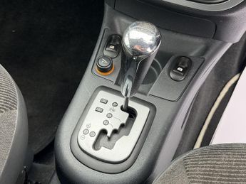 Citroen C3 1.6i 16V SX Hatchback 5dr Petrol Automatic (165 g/km, 107 bhp)