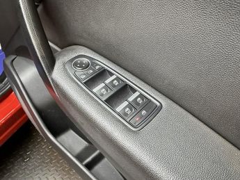 Renault Captur 1.3 TCe S Edition SUV 5dr Petrol EDC Euro 6 (s/s) (140 ps)