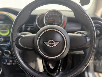 MINI Hatch 1.5 Cooper Hatchback 3dr Petrol Auto Euro 6 (s/s) (136 ps)