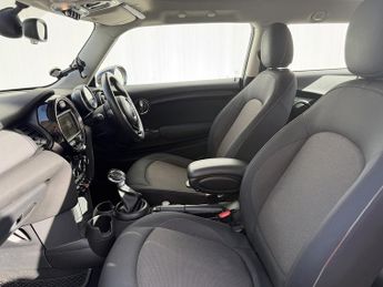 MINI Hatch 1.5 Cooper Hatchback 3dr Petrol Auto Euro 6 (s/s) (136 ps)