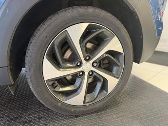 Hyundai TUCSON 2.0 CRDi Premium SUV 5dr Diesel Auto 4WD Euro 6 (136 ps)