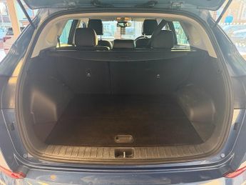 Hyundai TUCSON 2.0 CRDi Premium SUV 5dr Diesel Auto 4WD Euro 6 (136 ps)