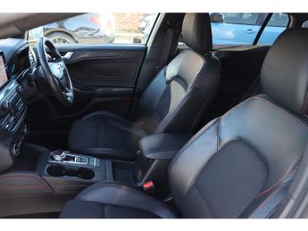 Ford Focus T EcoBoost ST-Line X