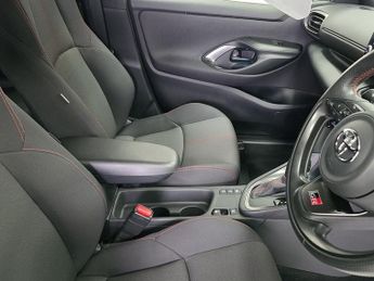 Toyota Yaris VVT-h GR SPORT