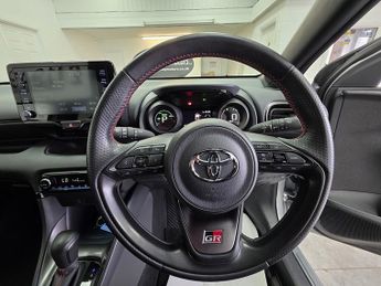 Toyota Yaris VVT-h GR SPORT