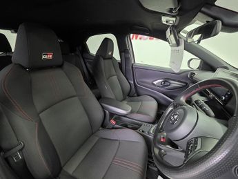 Toyota Yaris VVT-h GR SPORT