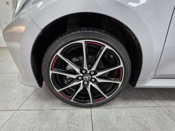 Toyota Yaris VVT-h GR SPORT