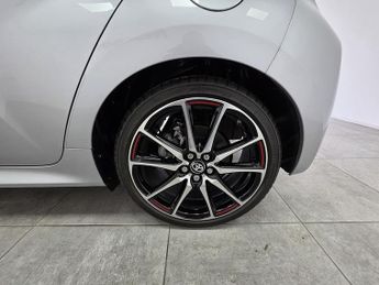 Toyota Yaris VVT-h GR SPORT