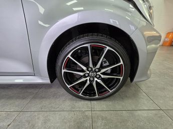 Toyota Yaris VVT-h GR SPORT