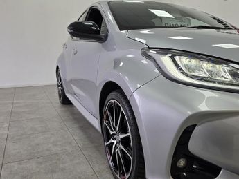 Toyota Yaris VVT-h GR SPORT