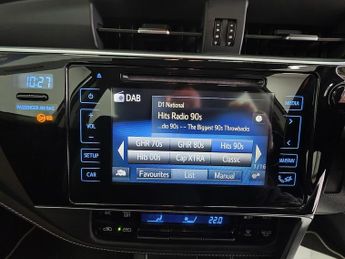 Toyota Auris VVT-h Icon Tech