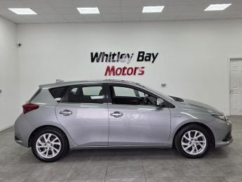 Toyota Auris VVT-h Icon Tech