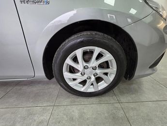 Toyota Auris VVT-h Icon Tech