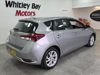 Toyota Auris VVT-h Icon Tech