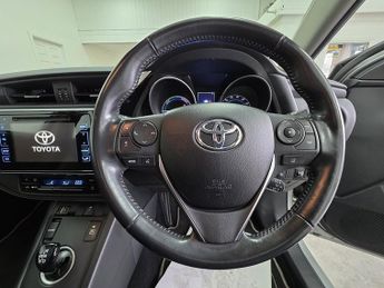 Toyota Auris VVT-h Icon Tech