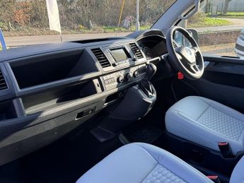 Volkswagen Transporter T6 T32 150 DSG SWB