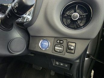 Toyota Yaris 1.5 VVT-h Icon Tech Hatchback 5dr Petrol Hybrid E-CVT Euro 6 (s/