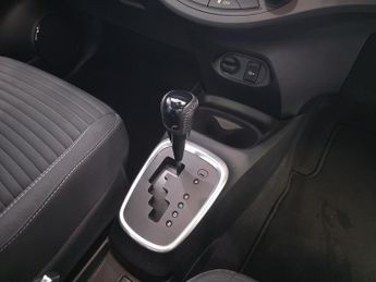 Toyota Yaris 1.5 VVT-h Icon Tech Hatchback 5dr Petrol Hybrid E-CVT Euro 6 (s/