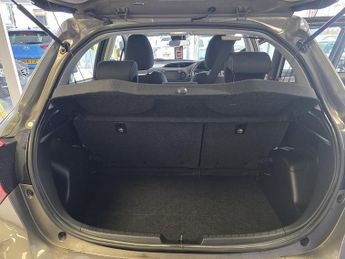 Toyota Yaris 1.5 VVT-h Icon Tech Hatchback 5dr Petrol Hybrid E-CVT Euro 6 (s/