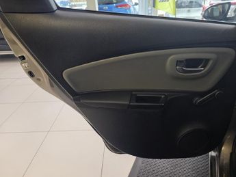 Toyota Yaris 1.5 VVT-h Icon Tech Hatchback 5dr Petrol Hybrid E-CVT Euro 6 (s/