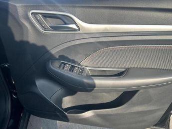 MG MG ZS 1.0 T-GDI Exclusive SUV 5dr Petrol Auto Euro 6 (111 ps)