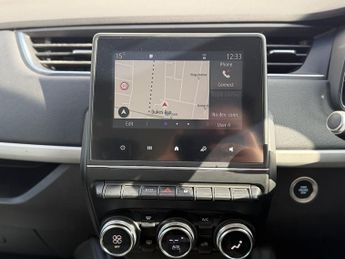 Renault Zoe R135 52kWh Iconic Hatchback 5dr Electric Auto (i) (134 bhp)