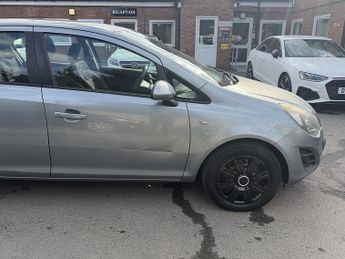 Vauxhall Corsa 1.4 16V Design Hatchback 5dr Petrol Auto Euro 5 (A/C) (100 ps)