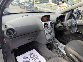 Vauxhall Corsa 1.4 16V Design Hatchback 5dr Petrol Auto Euro 5 (A/C) (100 ps)