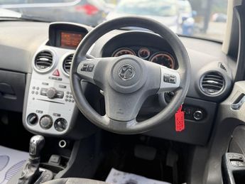 Vauxhall Corsa 1.4 16V Design Hatchback 5dr Petrol Auto Euro 5 (A/C) (100 ps)