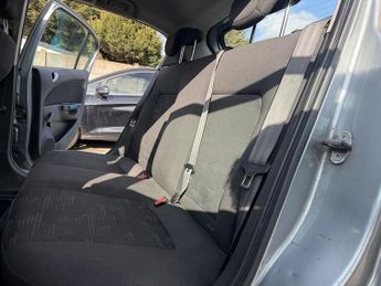 Vauxhall Corsa 1.4 16V Design Hatchback 5dr Petrol Auto Euro 5 (A/C) (100 ps)