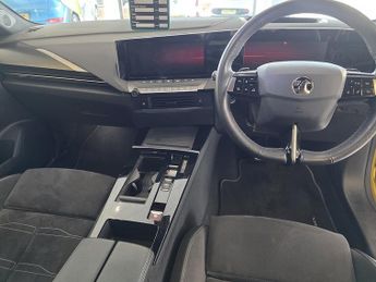 Vauxhall Astra 1.2 Turbo Ultimate Hatchback 5dr Petrol Auto Euro 6 (s/s) (130 p